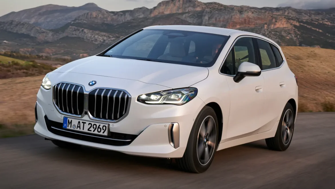 Κριτική BMW Σειρά 2 Active Tourer (2022): νέα ρούχα eMPVeror