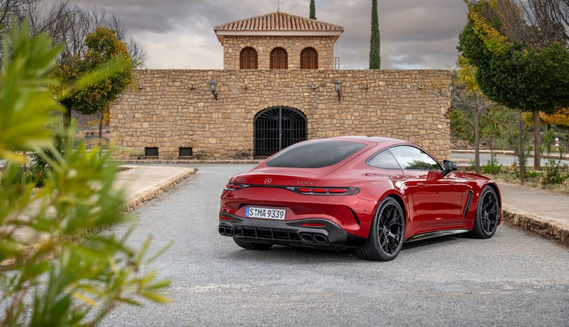 Αξιολόγηση Mercedes-AMG GT (2023).