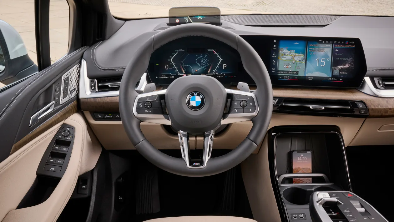 Κριτική BMW Σειρά 2 Active Tourer (2022): νέα ρούχα eMPVeror