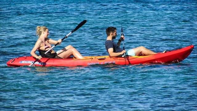 Λόγοι για τους οποίους το καγιάκ μπορεί να βελτιώσει τη συνολική υγεία σας